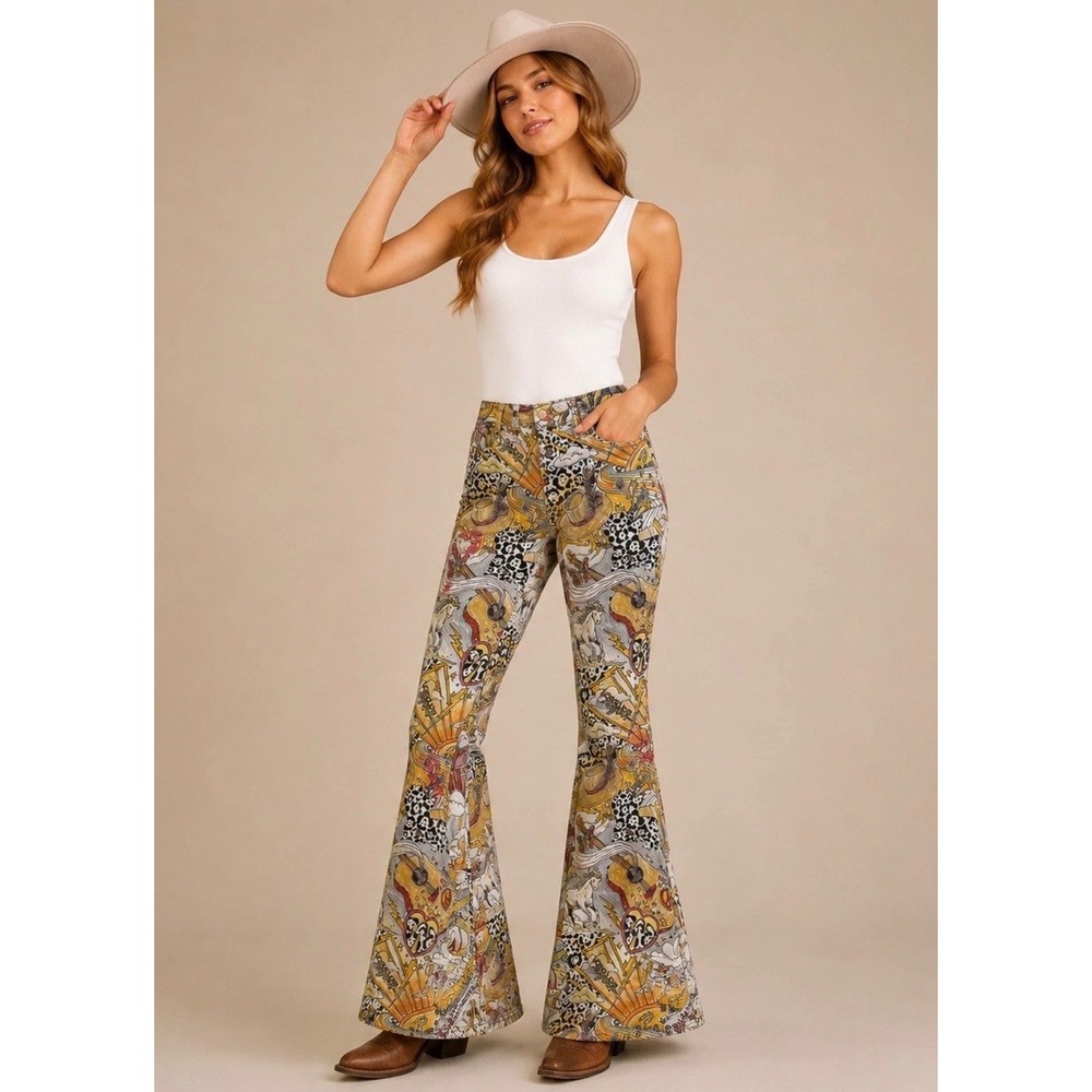 Wrangler x Lainey Wilson 31x34 Life of Lainey Storyteller Print Flare Jeans